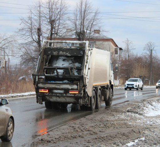 Вывоз мусора в новогодние каникулы регоператор организует по обычному графику. 